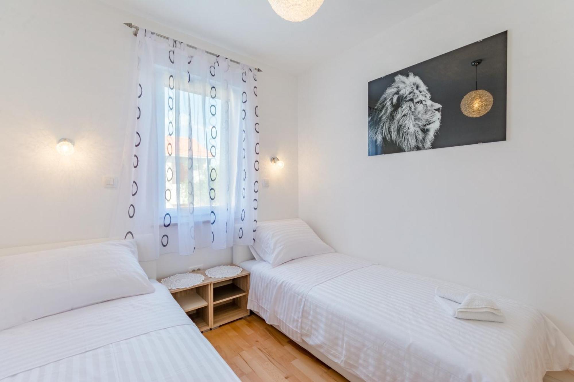 Apartments The Brothers Supetar Room photo