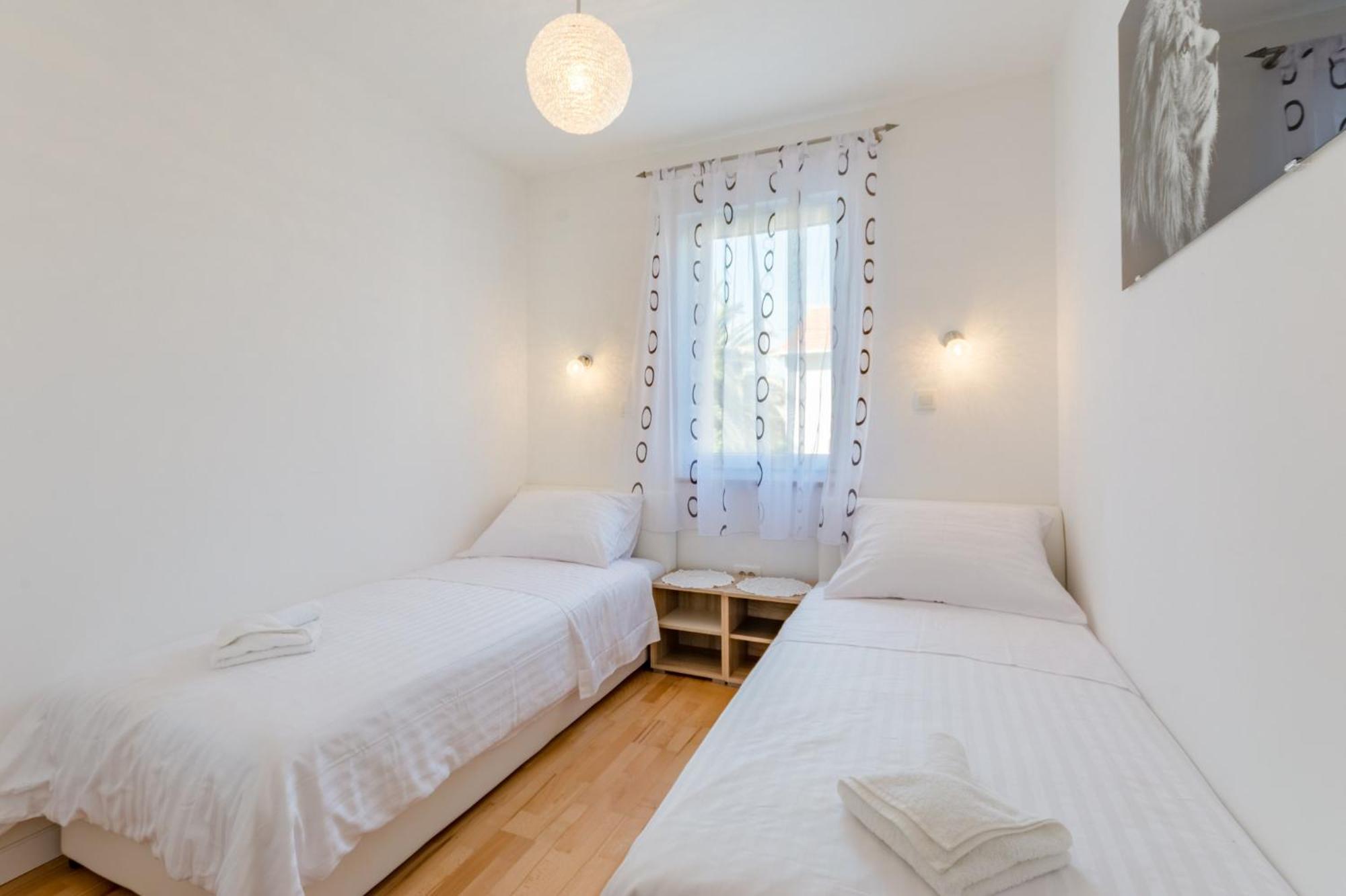 Apartments The Brothers Supetar Room photo